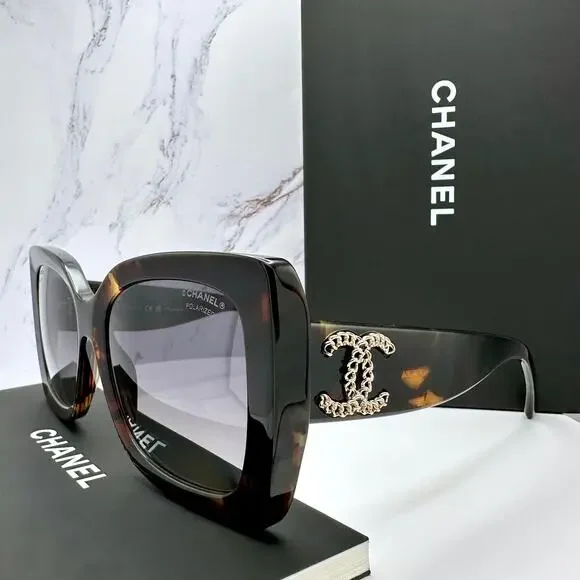 New CHANEL Sunglasses - Picture 3 of 16